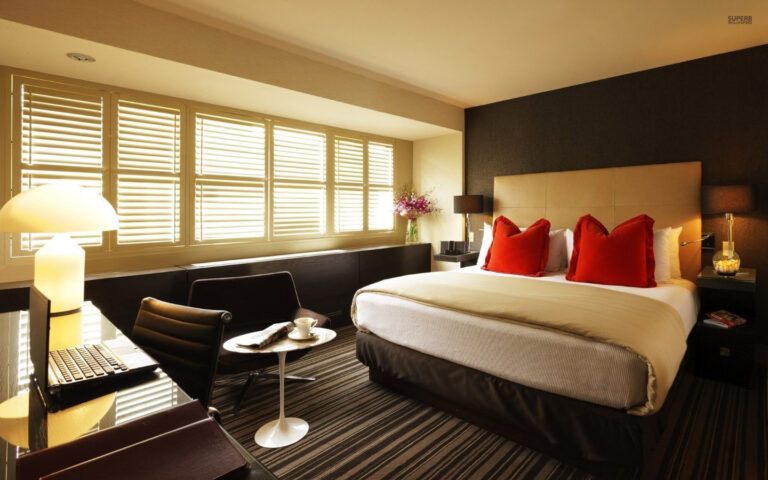 130 Hotel room bed desk laptop photography 1920x1200 wallpaper12513 768x480