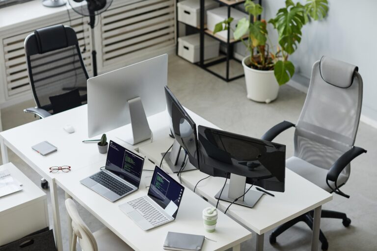 professional it solution laptop rental 768x512