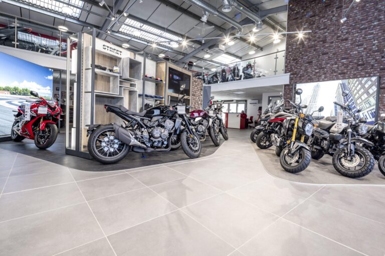bhumi motors pvt ltd used bike dealer 768x512