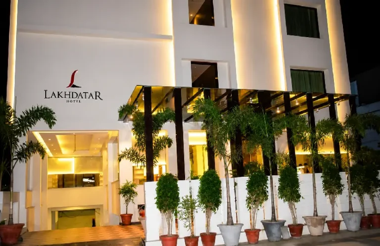 hotel lakhdatar khatu shyam 768x497